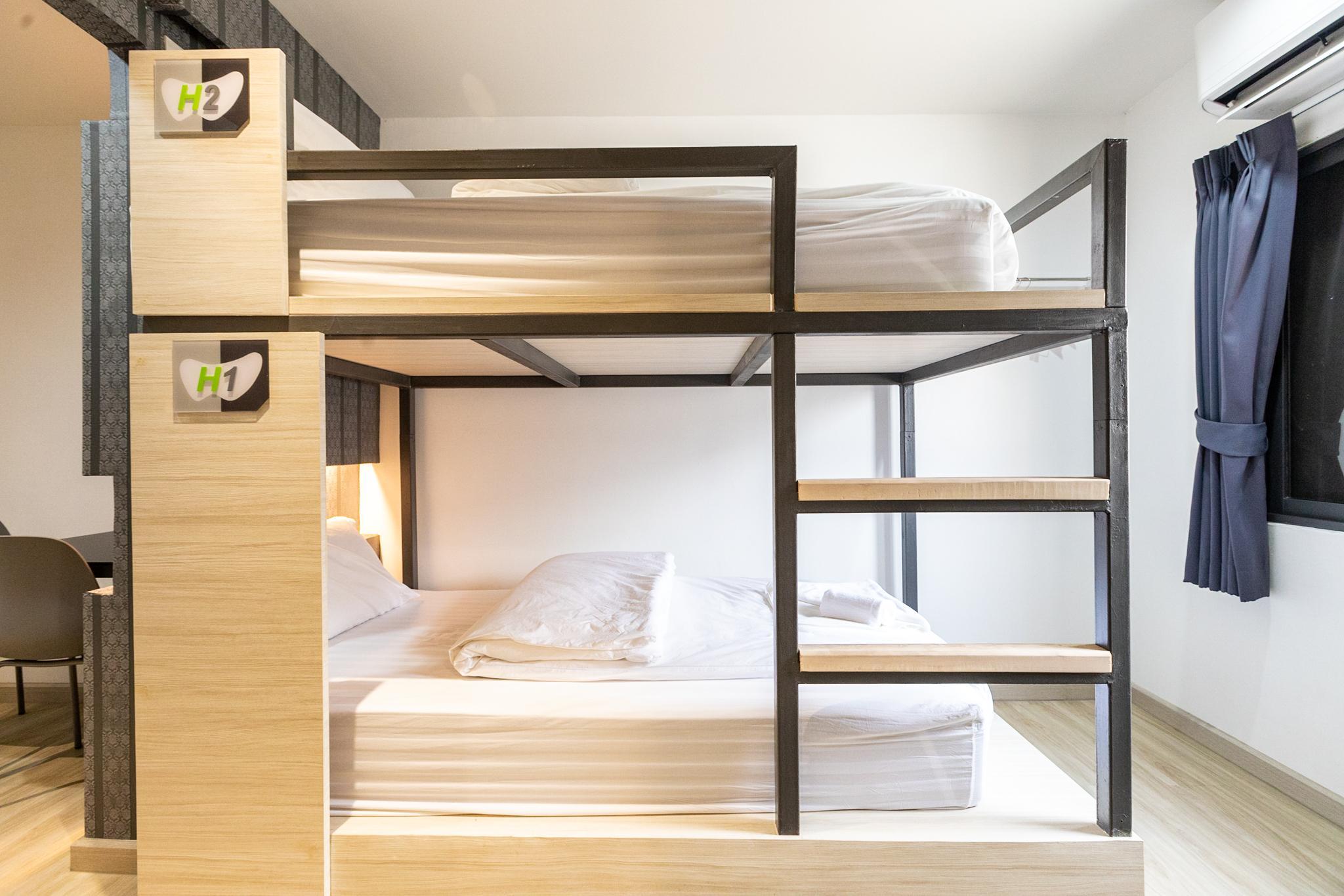 Baan Kun Mhor Hostel บ้านคุณหมอโฮสเทล